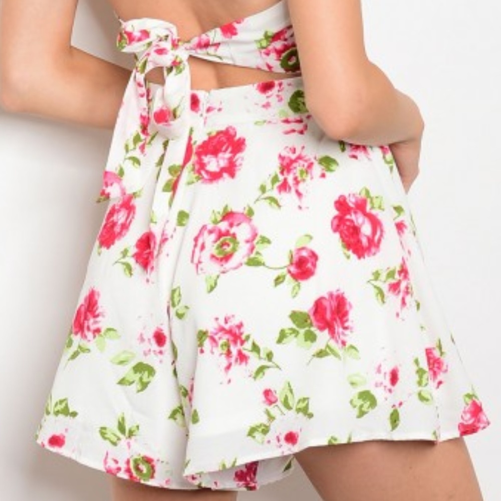 1 LEFT SZ MED Floral Rose Keyhole Tie Back Romper - Picture 4 of 4